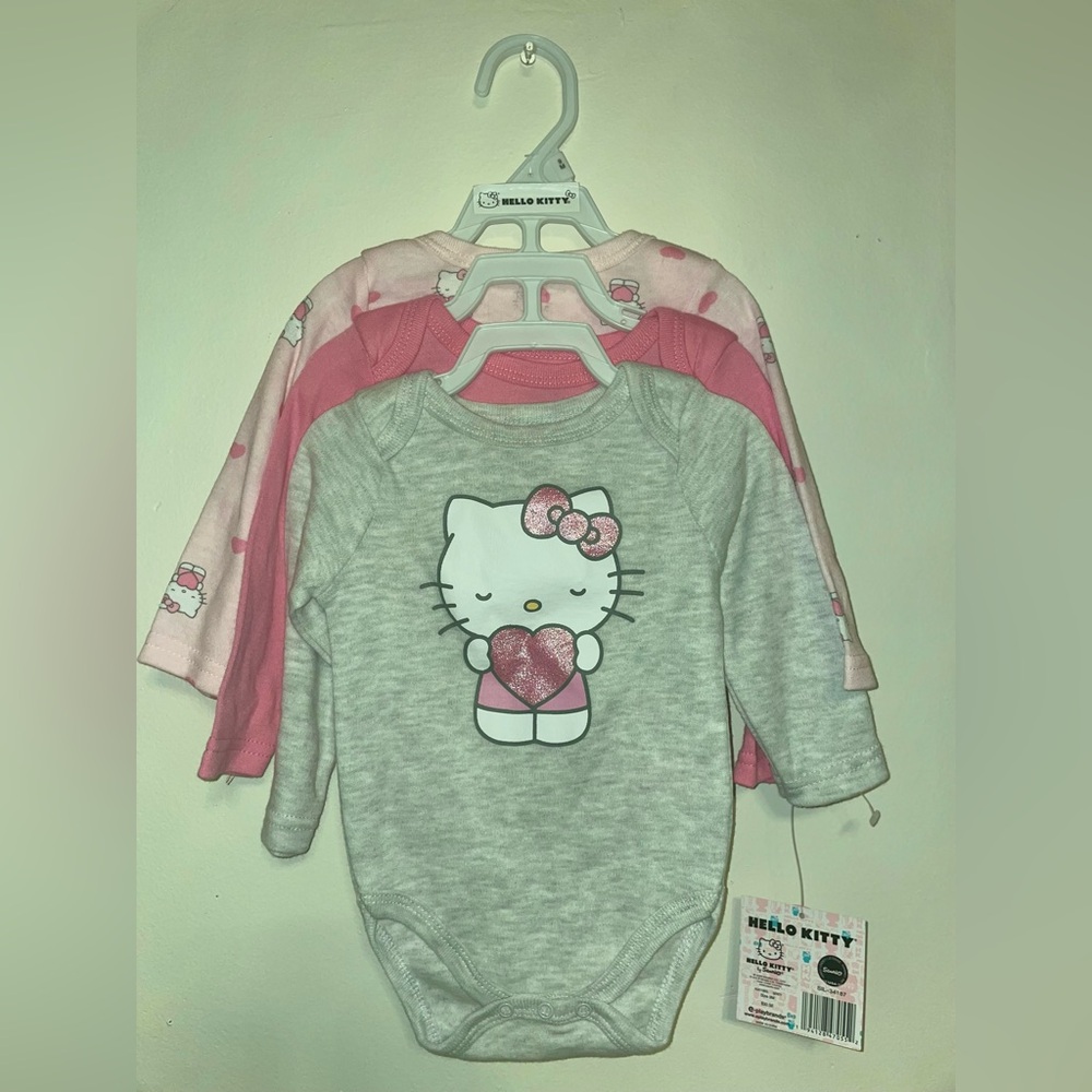 Hello Kitty - 3 pck body suit for babies. 9M